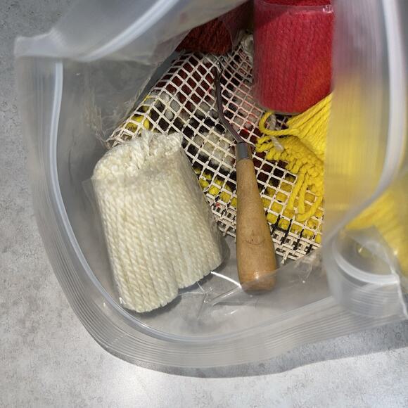 Vtg latch hook kit Poochie Dog Puppy 12x12” Valiant Crafts USA Wall Decor YKI - Picture 7 of 8